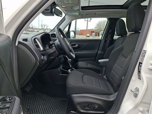 Used 2022 Jeep Renegade Latitude w/ Sun/Sound Group image 13