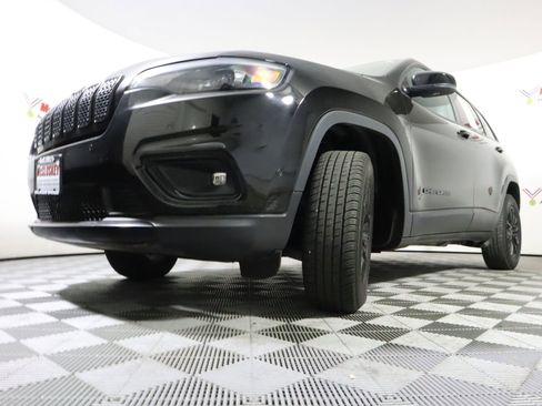 Used 2023 Jeep Cherokee Altitude Lux image 18
