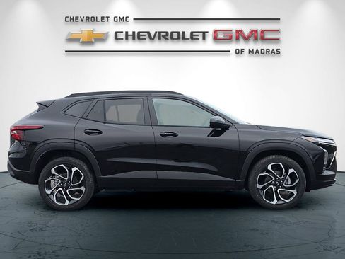 New 2026 Chevrolet Trax RS w/ Driver Confidence Package image 2