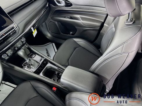 New 2026 Jeep Compass Latitude AWD/4WD image 28