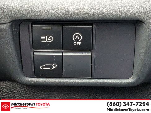 Certified 2024 Toyota Highlander XLE image 18