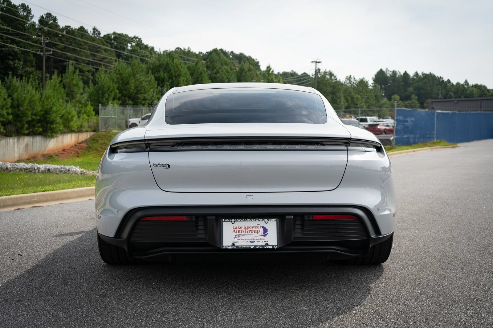 Used 2023 Porsche Taycan RWD image 16