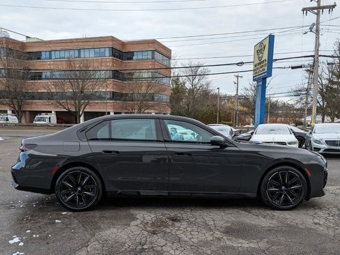 Used 2023 BMW 760i xDrive image 6