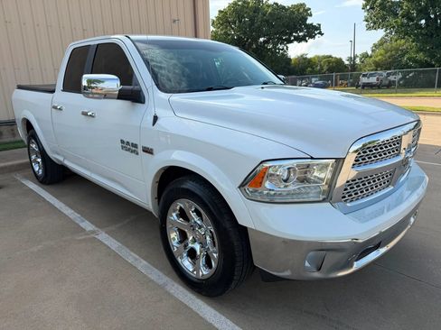 Used 2017 RAM 1500 Laramie RWD image 3