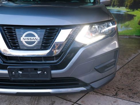 Used 2017 Nissan Rogue S image 40