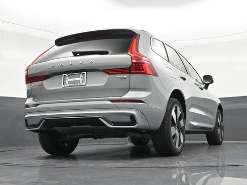 New 2025 Volvo XC60 T8 Plus w/ Protection Package Premier AWD/4WD image 25