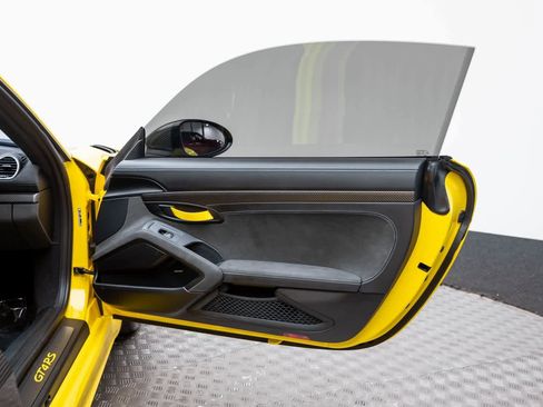 Used 2024 Porsche 718 Cayman GT4 RS image 35