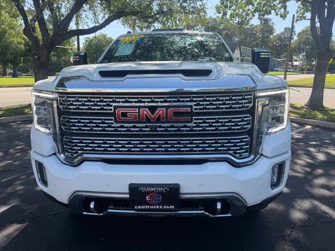 Used 2023 GMC Sierra 2500 Denali w/ Technology Package AWD/4WD image 2