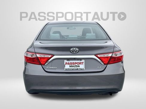 Used 2016 Toyota Camry XLE image 3