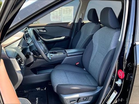 Certified 2023 Nissan Rogue SV FWD image 20