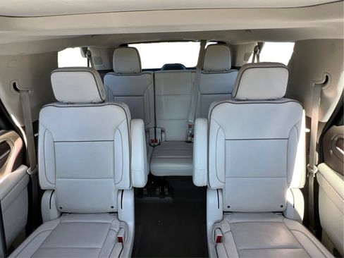 Used 2021 GMC Yukon Denali w/ Denali Ultimate Package AWD/4WD image 19