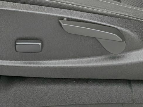 Used 2019 Chevrolet Colorado LT image 19