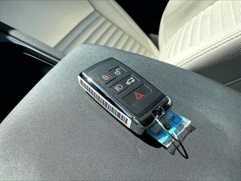 Used 2024 Land Rover Discovery Sport S image 13