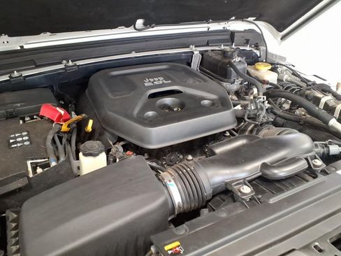 Used 2021 Jeep Wrangler 4WD Unlimited Willys image 19