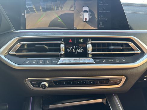 Used 2022 BMW X7 xDrive40i w/ M Sport Package image 29