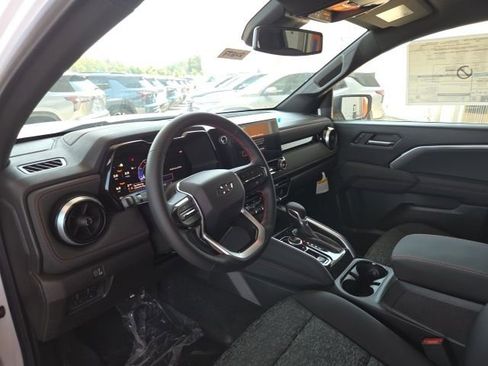 New 2025 Chevrolet Colorado Z71 image 13