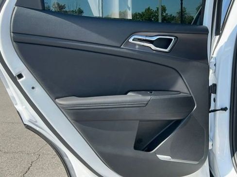 New 2026 Kia Sportage SX image 4