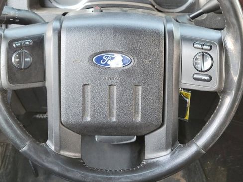 Used 2010 Ford F350 Lariat image 10