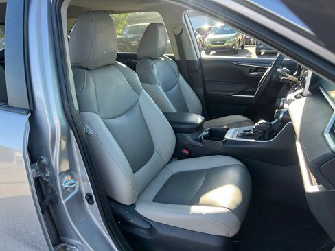 Used 2024 Toyota RAV4 XLE w/ Convenience Package AWD/4WD image 19