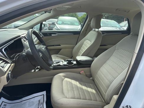 Used 2016 Ford Fusion SE FWD image 10