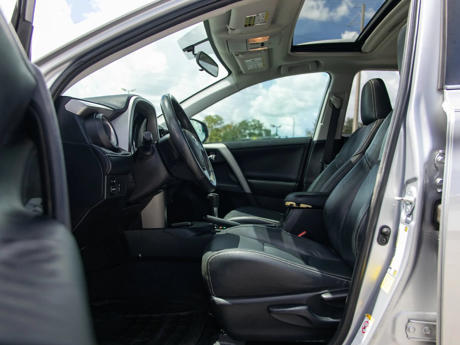 Used 2016 Toyota RAV4 XLE FWD image 16