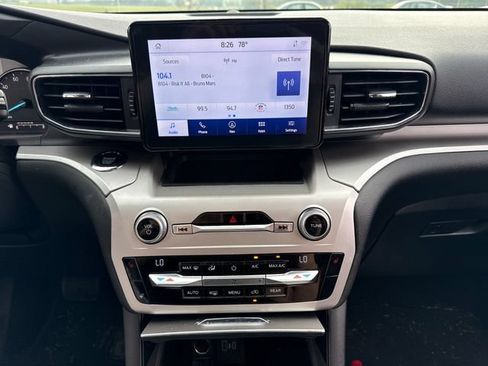 Used 2020 Ford Explorer XLT w/ Equipment Group 202A AWD/4WD image 29