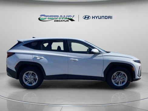 New 2026 Hyundai Tucson SE image 11