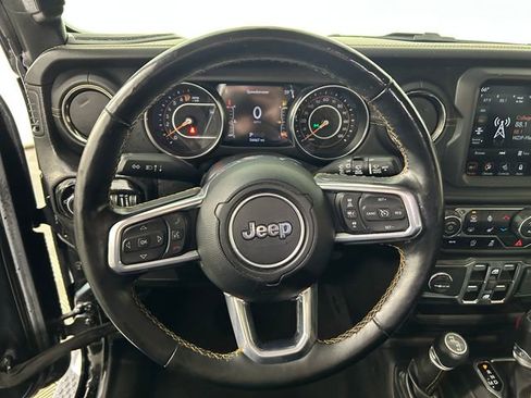 Used 2022 Jeep Wrangler Unlimited Sahara image 15