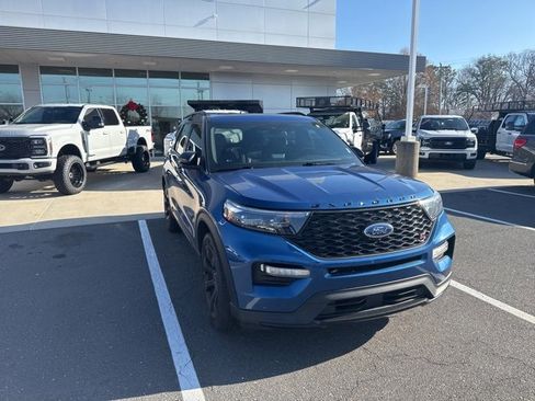 Used 2022 Ford Explorer ST w/ Equipment Group 401A image 2