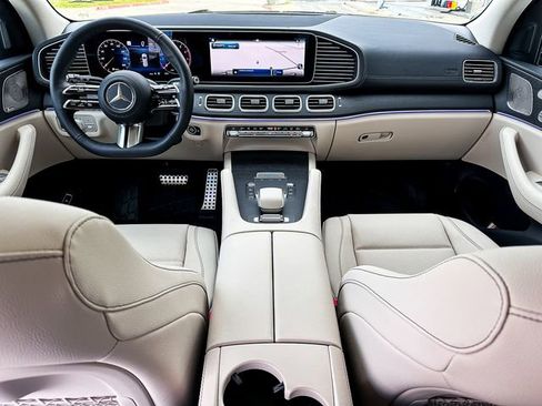 Certified 2025 Mercedes-Benz GLS 450 4MATIC image 23