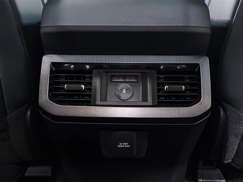 Used 2025 Ford F250 Platinum image 33