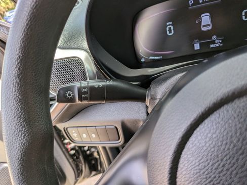 Certified 2023 Kia Soul LX w/ LX Technology Package FWD image 30