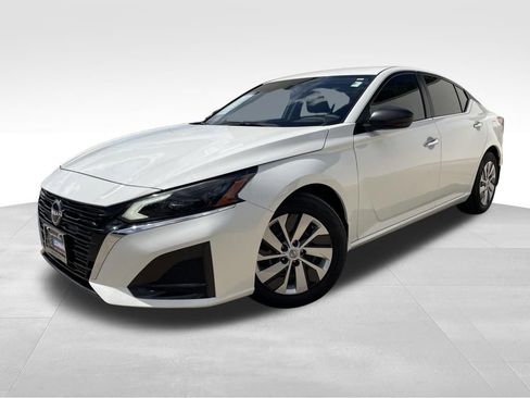Used 2024 Nissan Altima 2.5 S FWD image 1