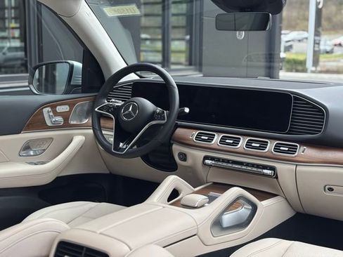 Used 2025 Mercedes-Benz GLE 450 4MATIC image 53