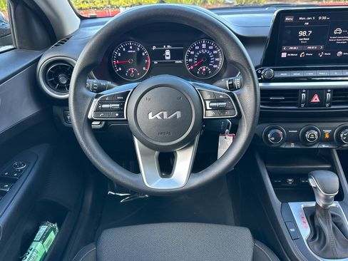 Used 2023 Kia Forte LXS w/ LXS Technology Package image 15