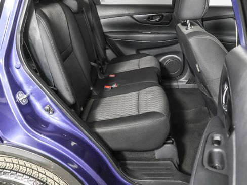 Used 2019 Nissan Rogue SV image 40