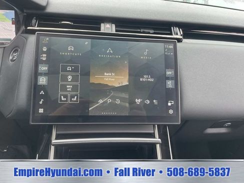 Used 2025 Land Rover Range Rover Velar Dynamic SE AWD/4WD image 23