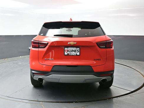 Used 2025 Chevrolet Blazer LT FWD image 13