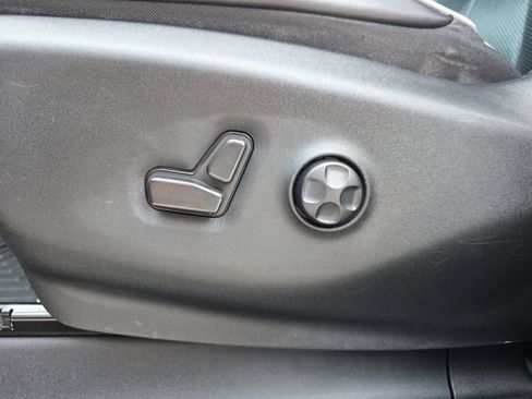Used 2022 Chrysler Pacifica Limited w/ S Appearance Package FWD image 27