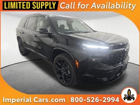 Used 2025 Chevrolet Traverse RS AWD/4WD image 1