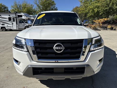 Used 2024 Nissan Armada Platinum w/ Cargo Package image 2