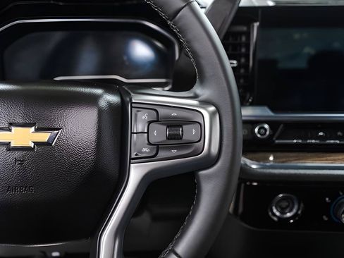 Used 2023 Chevrolet Silverado 1500 LT AWD/4WD image 12