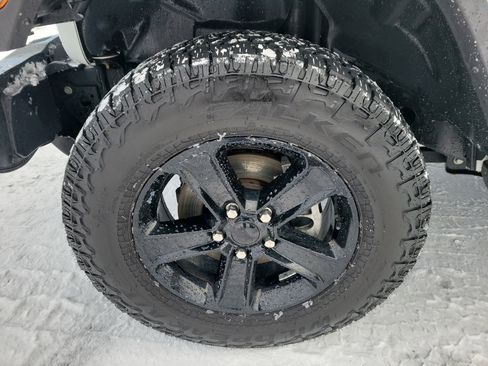 Used 2022 Jeep Wrangler Unlimited Sahara image 12