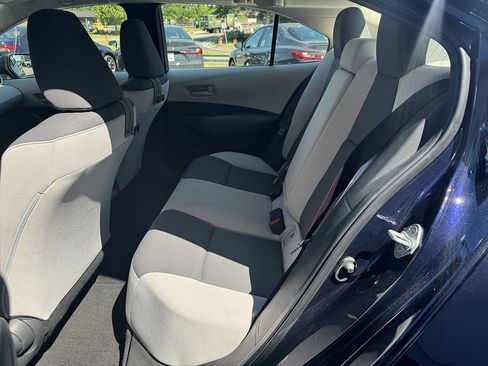 Used 2023 Toyota Corolla LE w/ Carpet Mat Package (TMS) FWD image 9