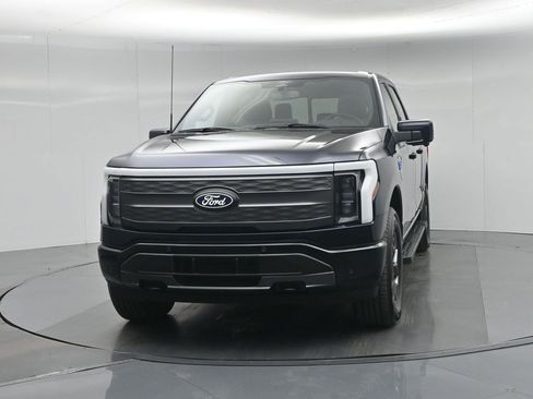 Used 2025 Ford F150 Lightning Lariat w/ Max Trailer Tow Package image 59