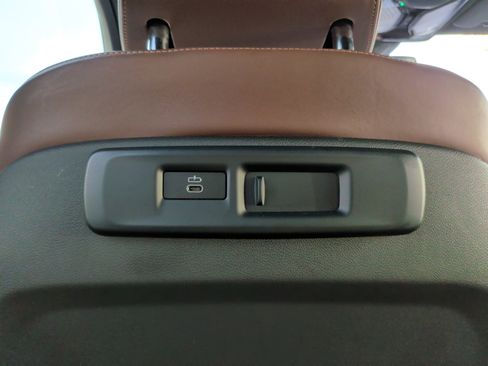 Used 2021 BMW X5 M50i w/ Premium Package image 35