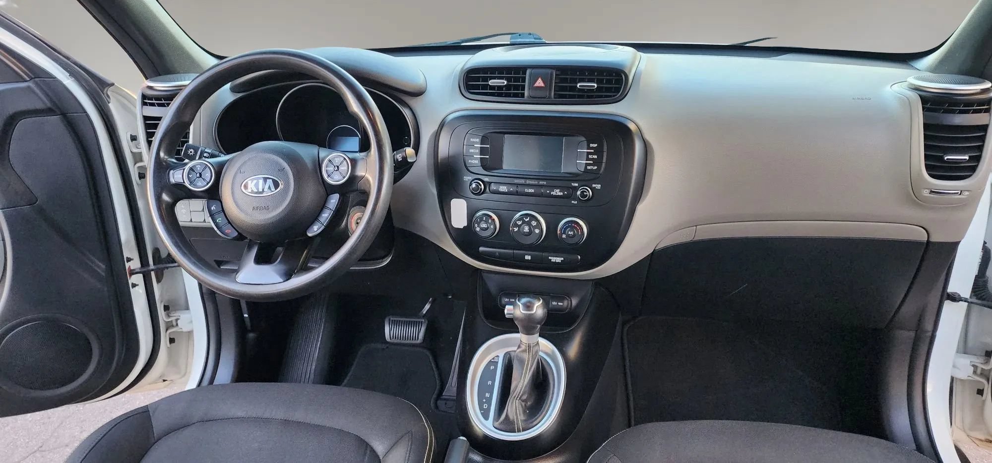 Used 2016 Kia Soul + FWD image 14