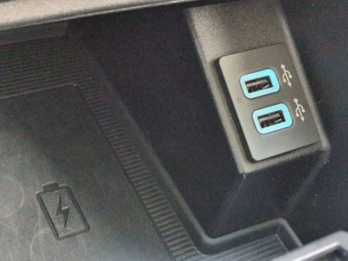 Used 2020 Ford Edge SEL w/ Convenience Package image 30