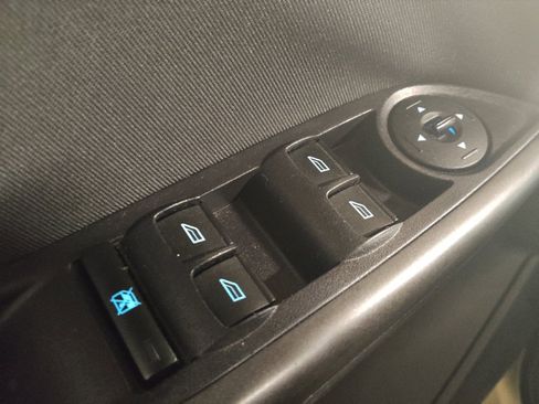 Used 2015 Ford Focus SE w/ Equipment Group 201A FWD image 27