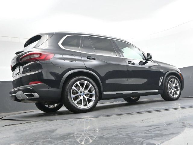 Used 2022 BMW X5 xDrive45e w/ Executive Package AWD/4WD image 39